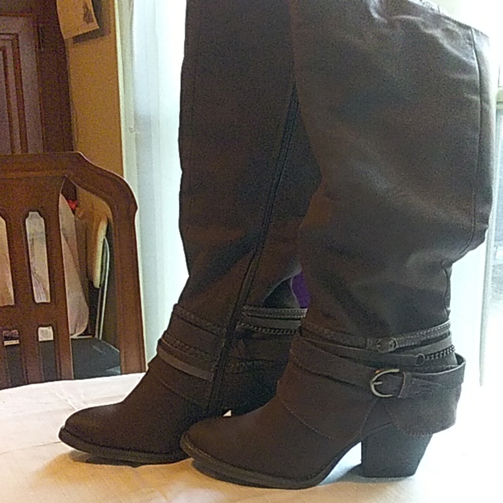 NIB Pop Destiny Brown knee high boots